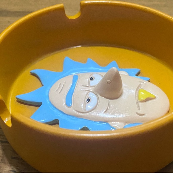 Rick and Morty Ashtray - Picture 2 of 5